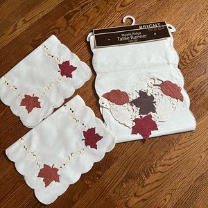 NWT Autumn Splendor Maple Ridge Table Runner+ 2 Placemats